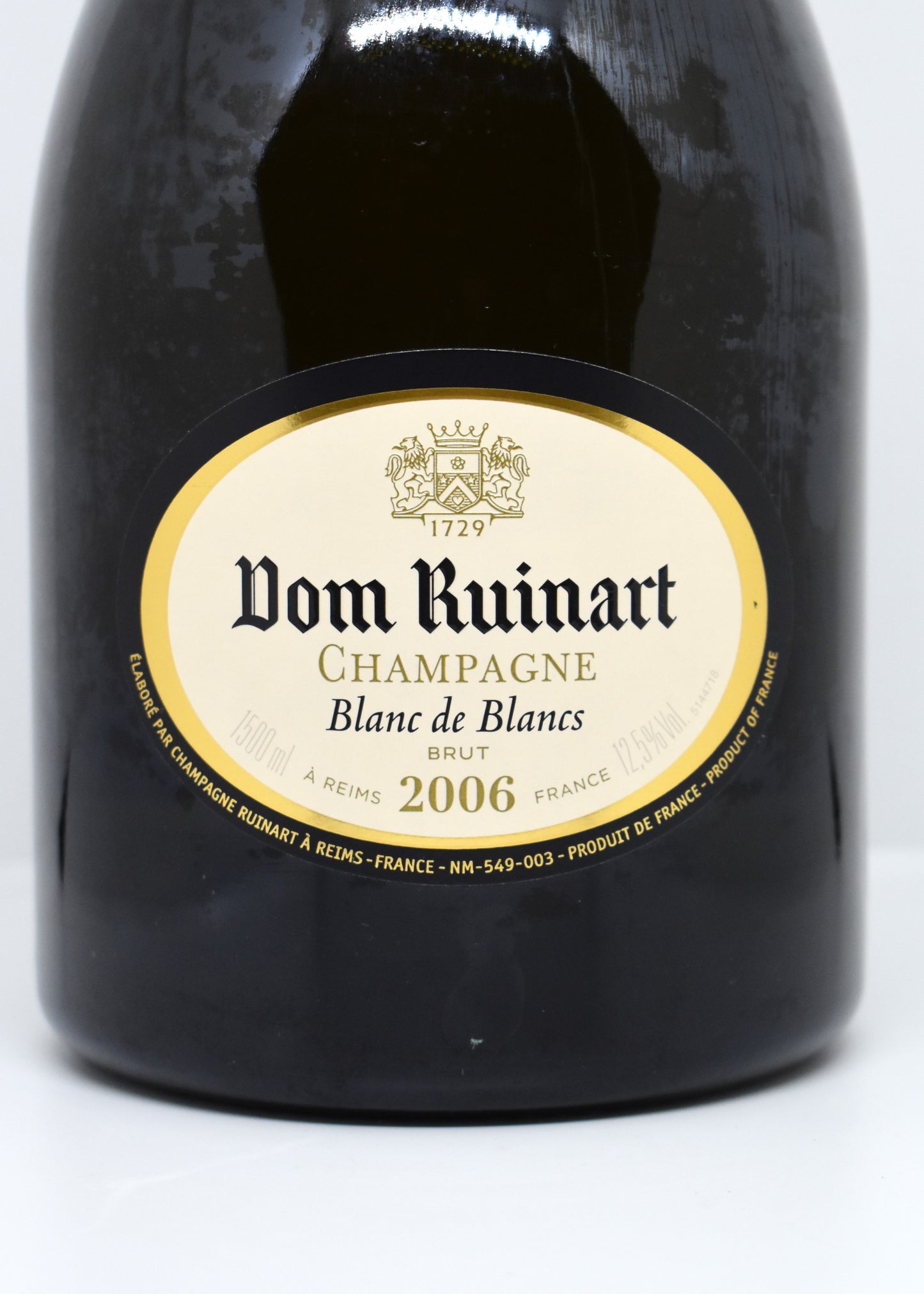 Which luxury vintage Champagne pairs best with caviar or fine seafood? The mineral precision of Dom Ruinart 2006.