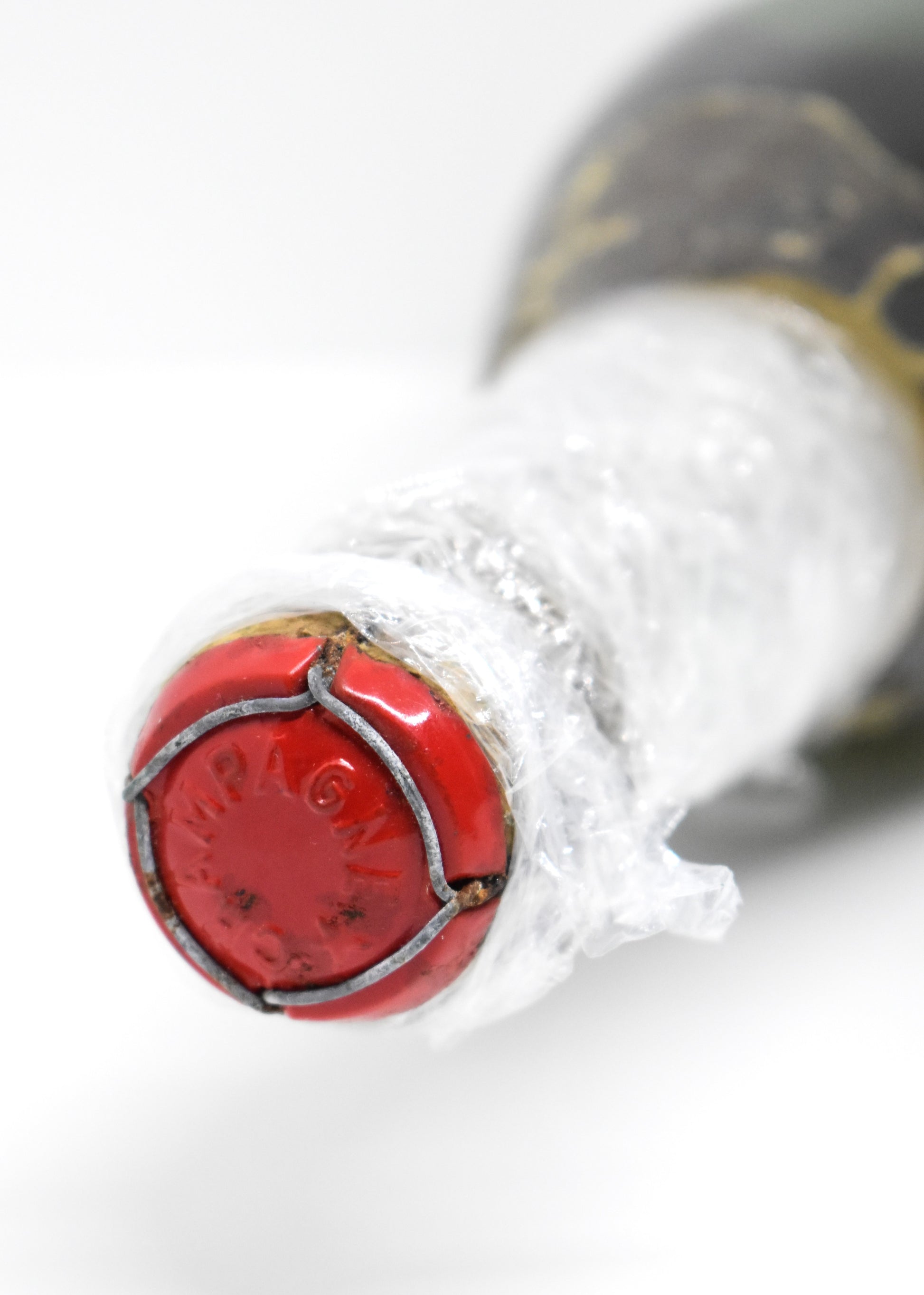 Bouteille de Champagne ancienne 1973 étiquette dorée