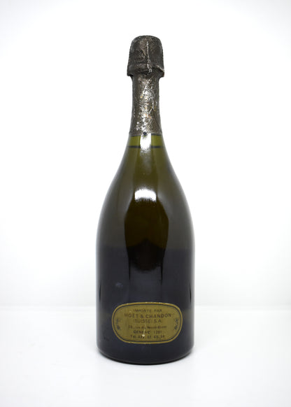 Quel cadeau pour un anniversaire de 1982 ? Un Champagne de prestige.