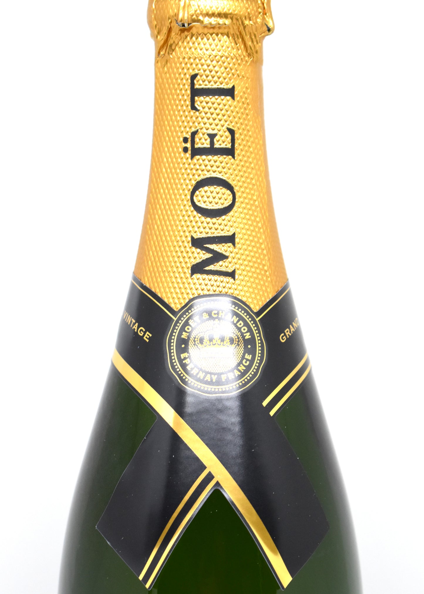 Vue collerette et coiffe intacte acheter une bouteille de champagne Moet et Chandon Grand Vintage 2015