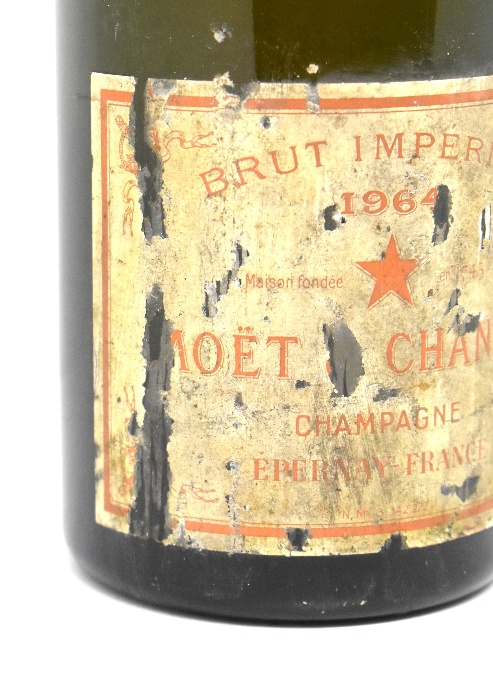 Collectible 1964 Champagne Moët Chandon perfect fill level