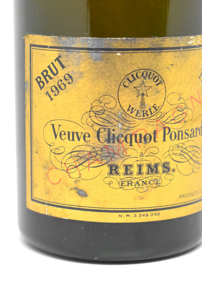Is an old Champagne with a worn label a good sign of storage?