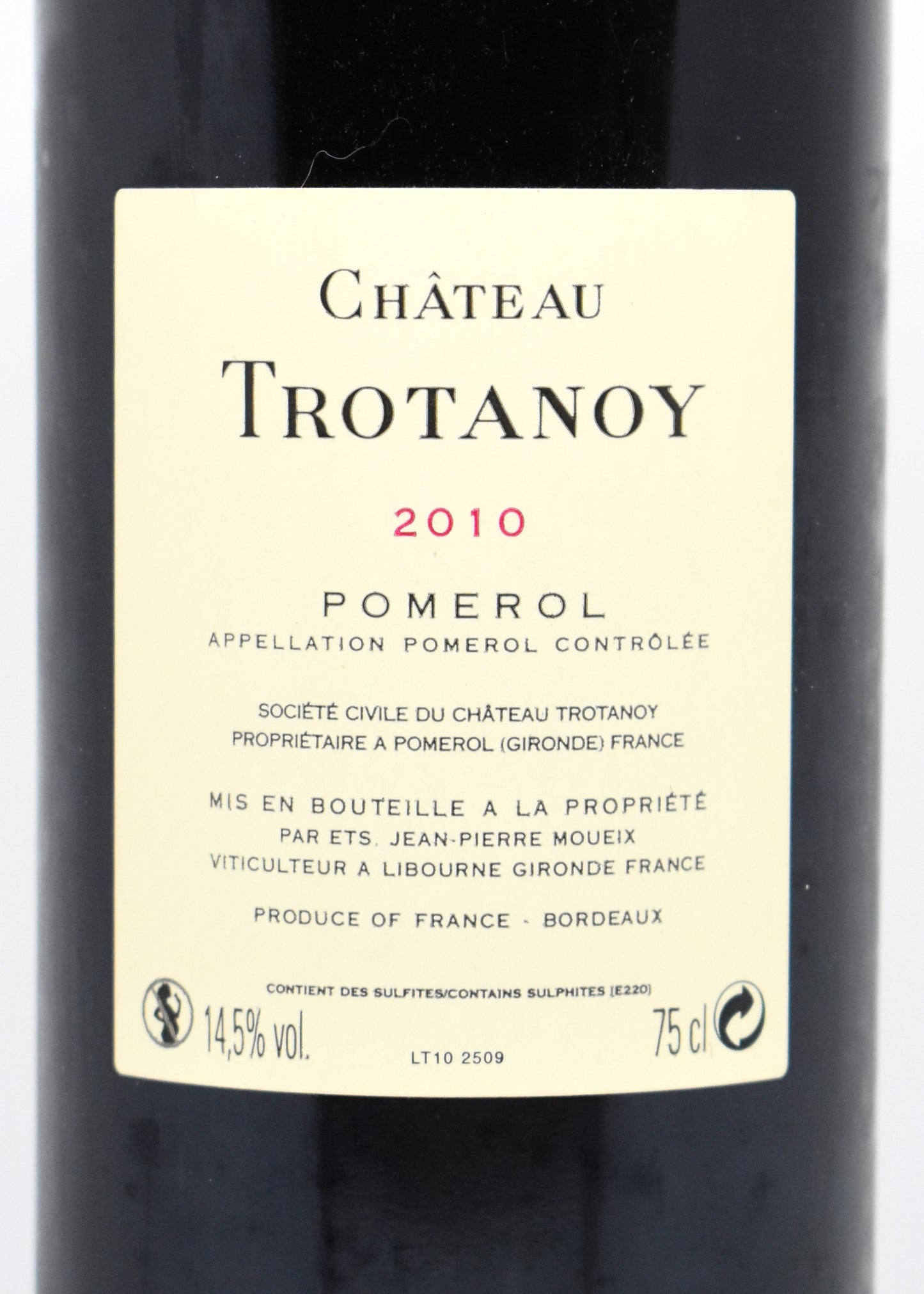Zoom étiquette impeccable Château Trotanoy 2010 - Provenance cave privée de Champagne